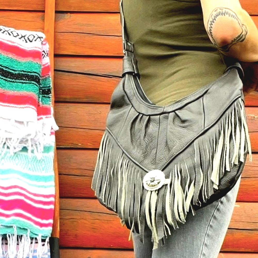 BOHO SOFT LEATHER HOBO BAG FRINGE & CONCHOS - Picture 4 of 13